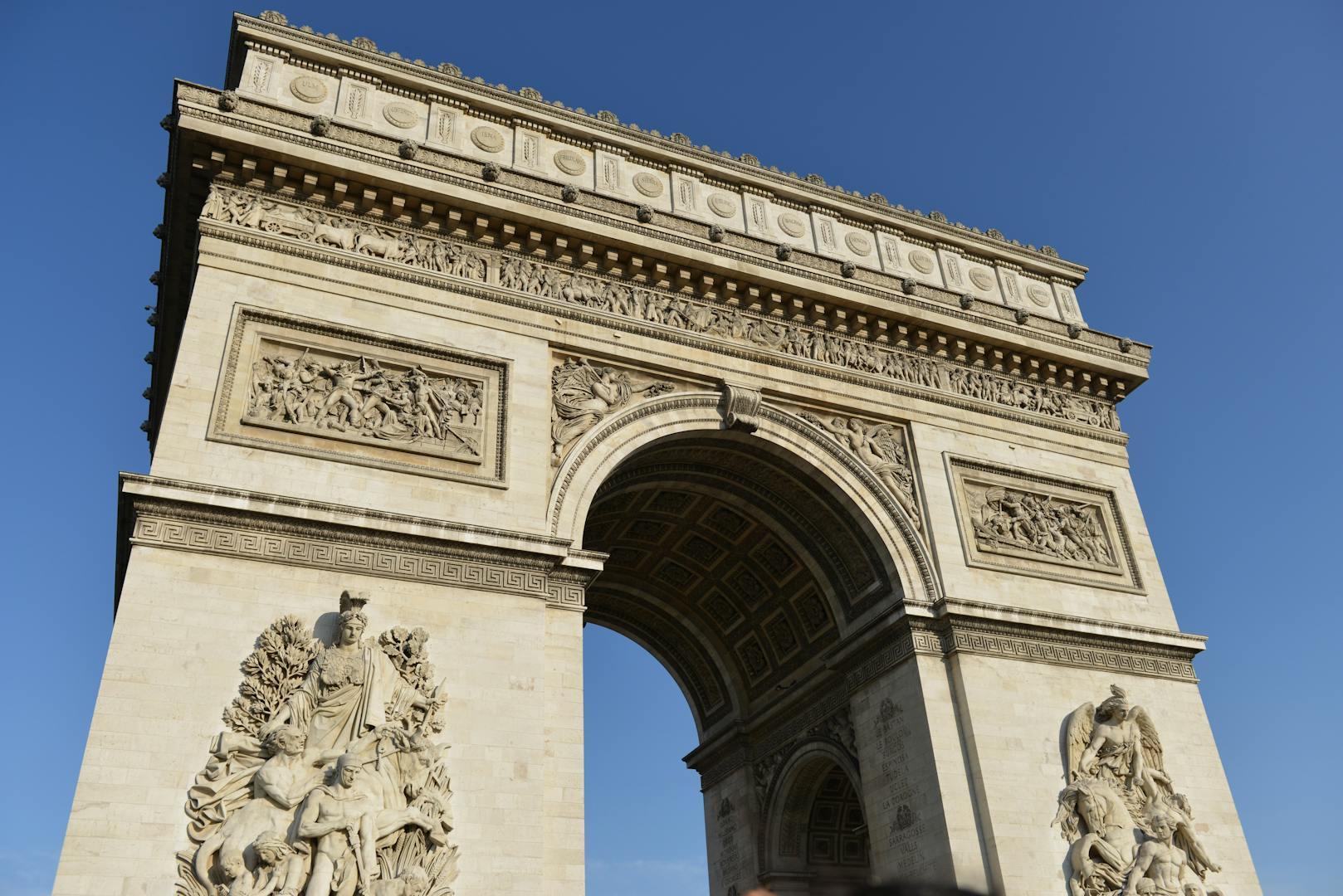 Arc de Triomphe, Paris — monumental neoclassical arch